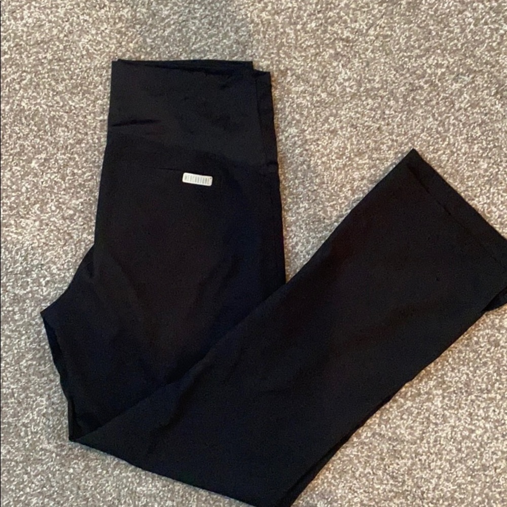 ⚡️2 pair of maternity scrubs⚡️